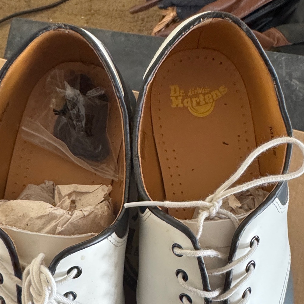 Dr. Martens Black and White Two-Tone Men’s Oxford Shoes - Picture 4 of 5